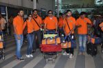 Ritesh Deshmukh, Genelia D Souza with Team Veer Marathi returns from Ranchi in Mumbai on 25th Feb 2013 (2).JPG